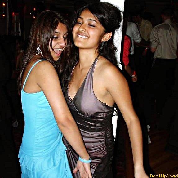 Beautiful Indian Girls College Teen Couple